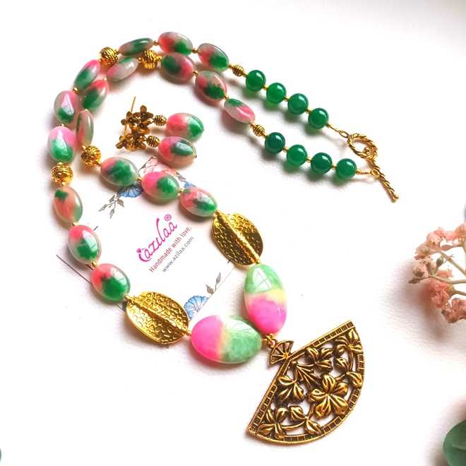Bubble gum pink and green vintage style gemstone necklace set