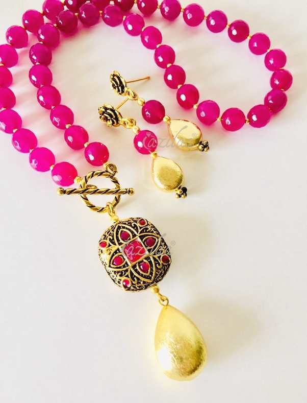 Designer Magenta pink necklace earrings Antique gold necklace set