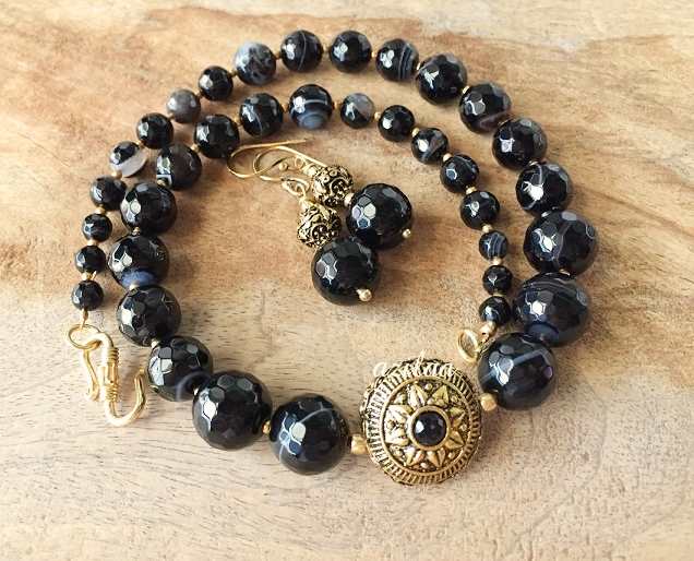 Ethnic Black agate gemstone handmade antique gold tone necklace