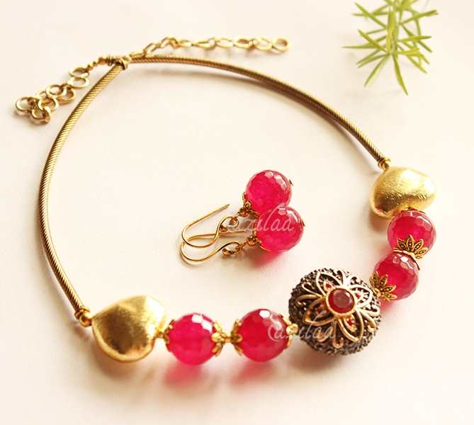 RUBY RED Antique gold tone choker gemstone necklace earring set