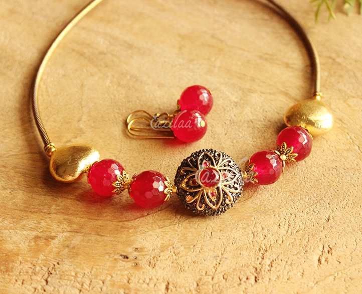 RUBY RED Antique gold tone choker gemstone necklace earring set