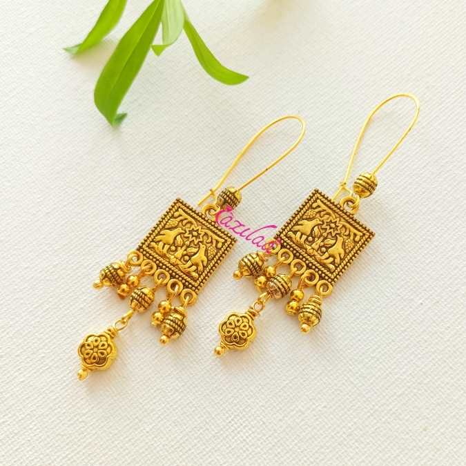 Stylish antique golden dangler golden earrings